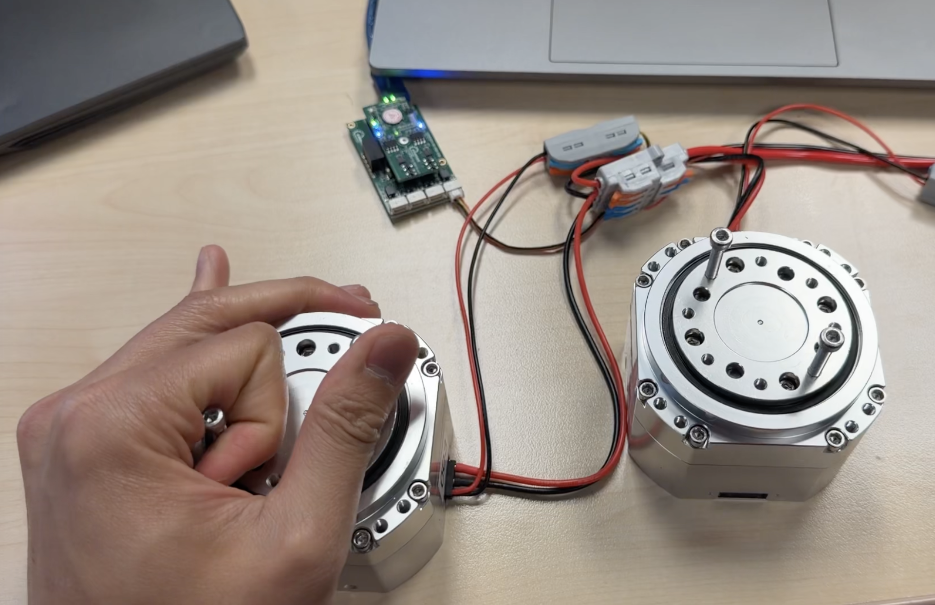 My first single-joint teleoperation test with CAN FD-controlled HighTorque actuators